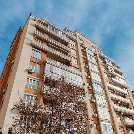 Appartement Penthouse Aeroport Iasi Extérieur photo