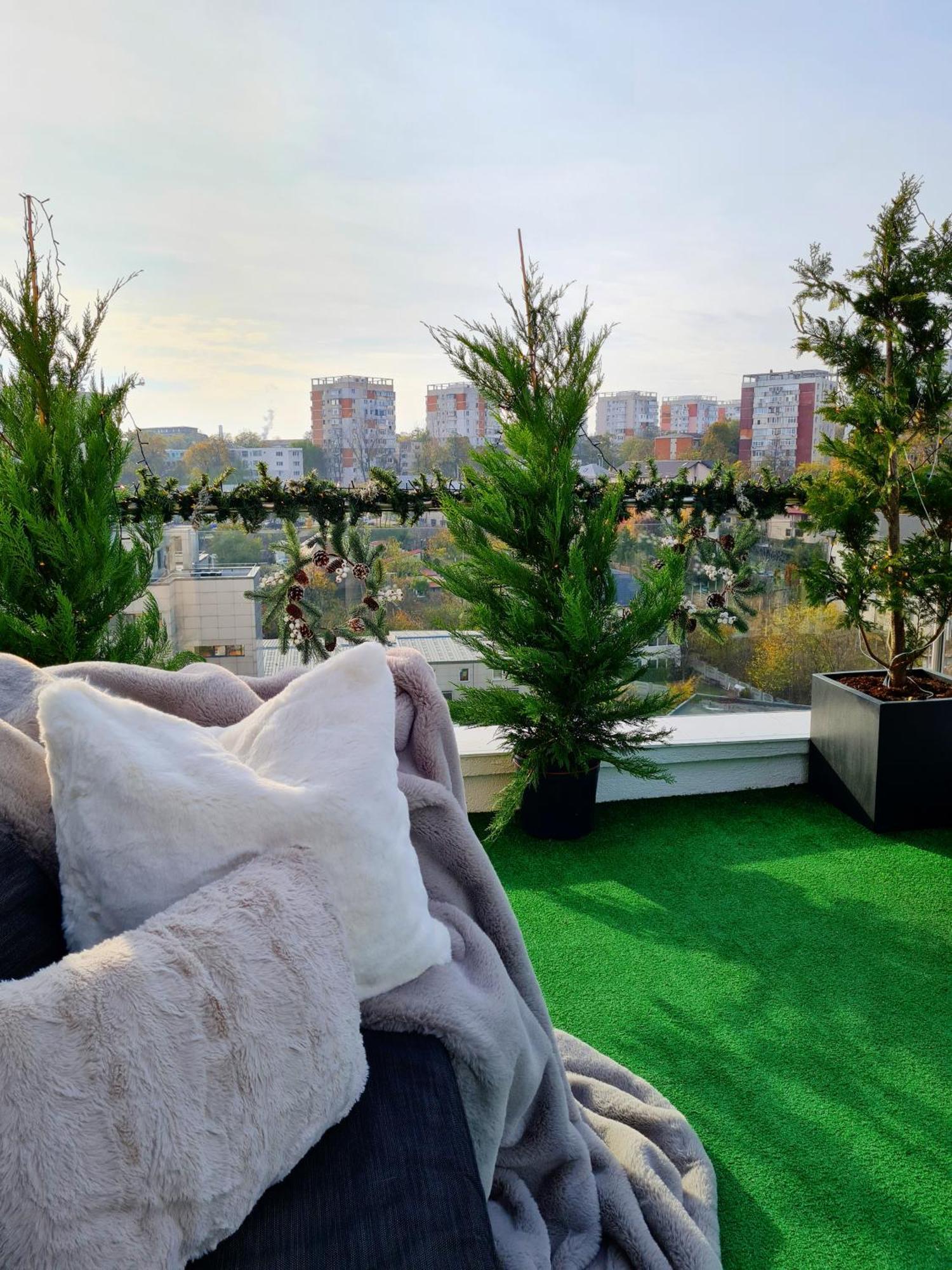 Appartement Penthouse Aeroport Iasi Extérieur photo